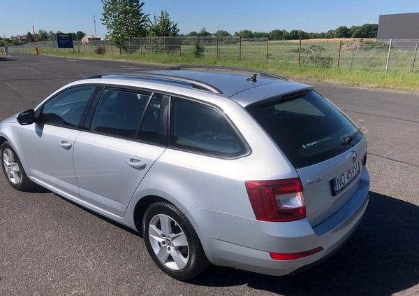 Skoda Octavia cena 36500 przebieg: 233600, rok produkcji 2015 z Koszalin małe 277